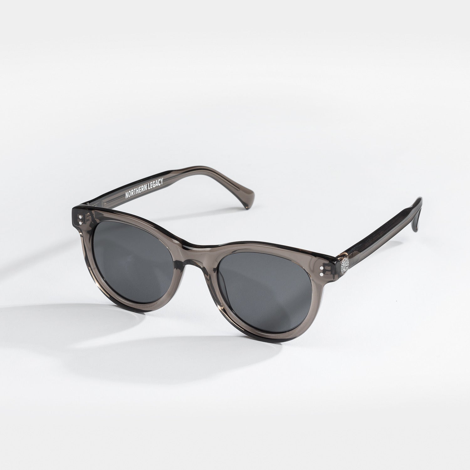 Classic Solbriller - Transparent Grey - Herre - Northern Legacy